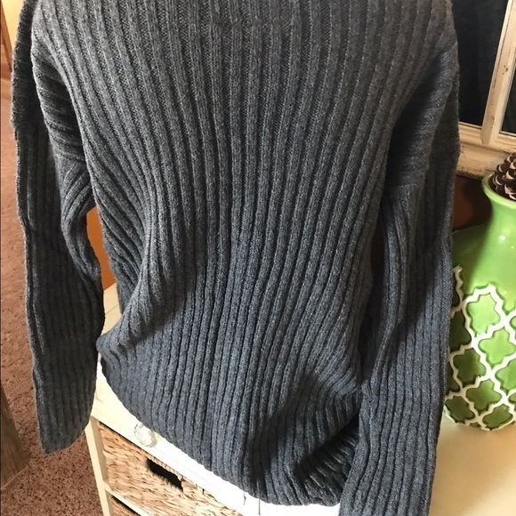 NWT Abercrombie & Fitch Gray Boxy Cable Sweater S - Picture 5 of 5